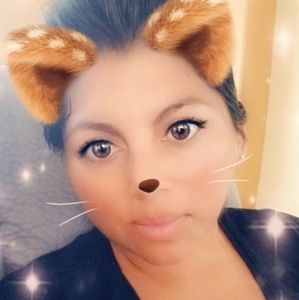 Meet your Posher, Claudia